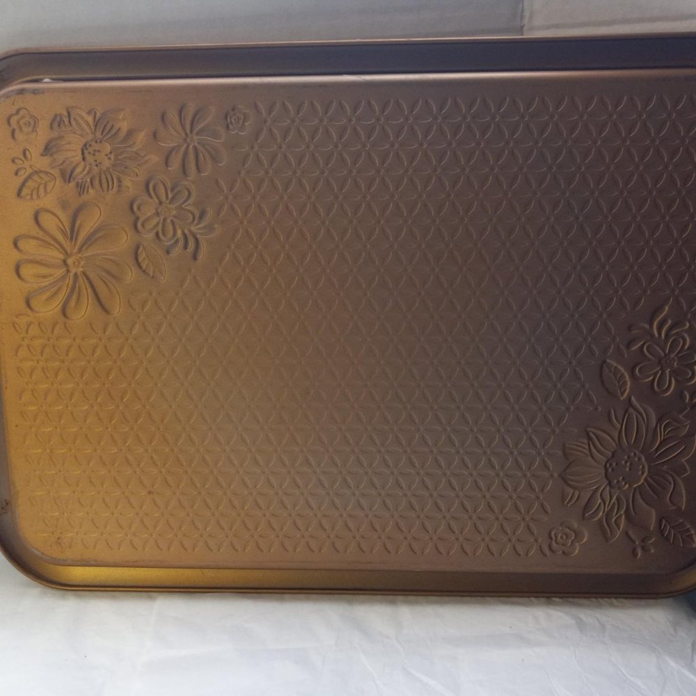 Gibson Home Non-Stick 15” by 10” Copper Coated Flower Cookie Baking Sheet